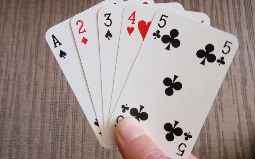 Card game rules explanation visual